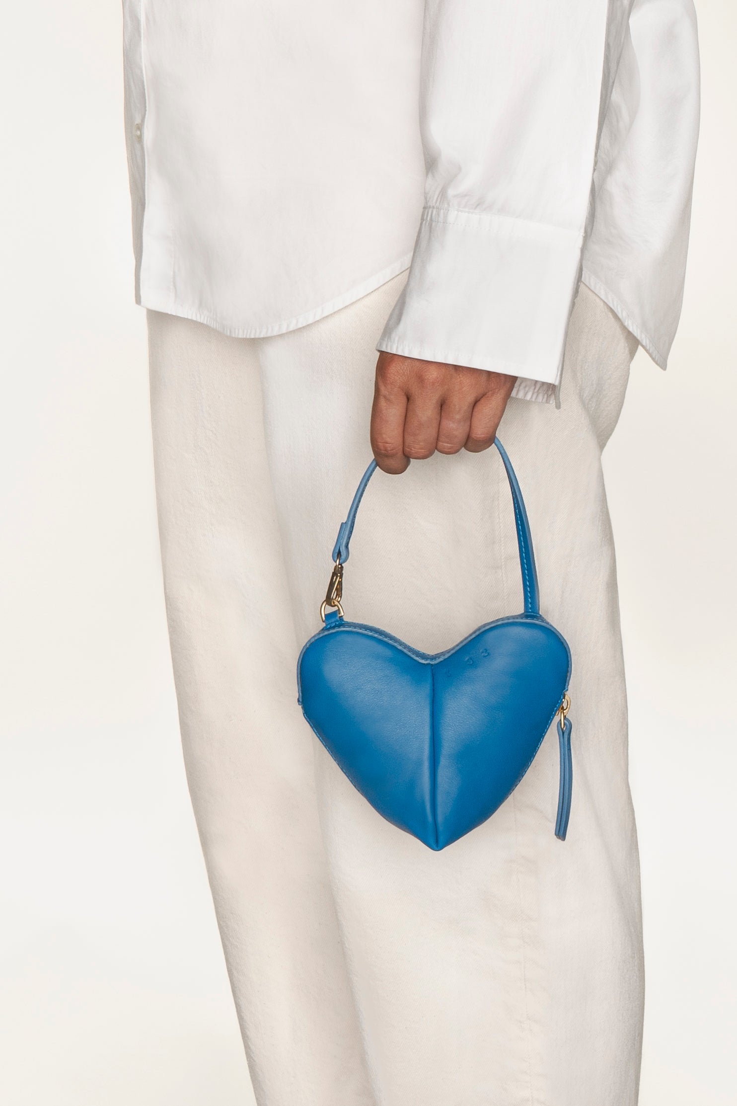 the corazón sky blue pouch