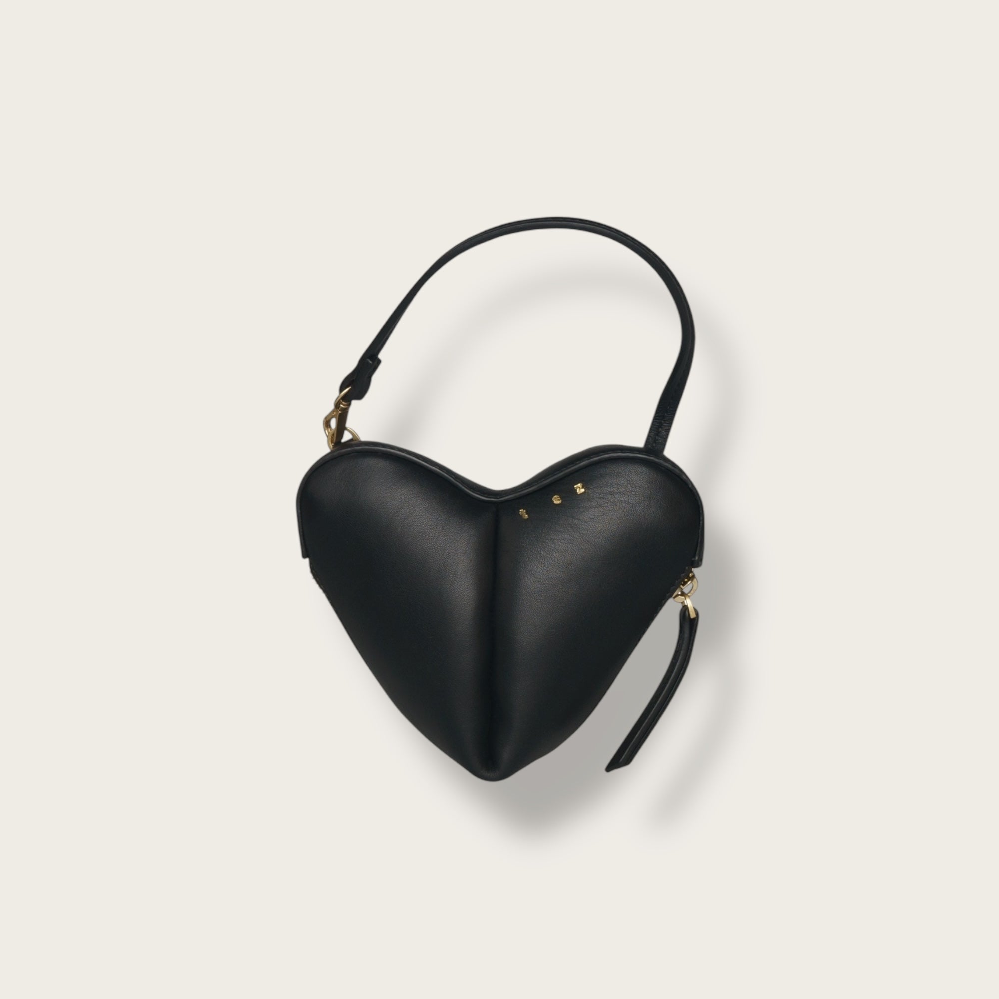 the corazón matte black pouch