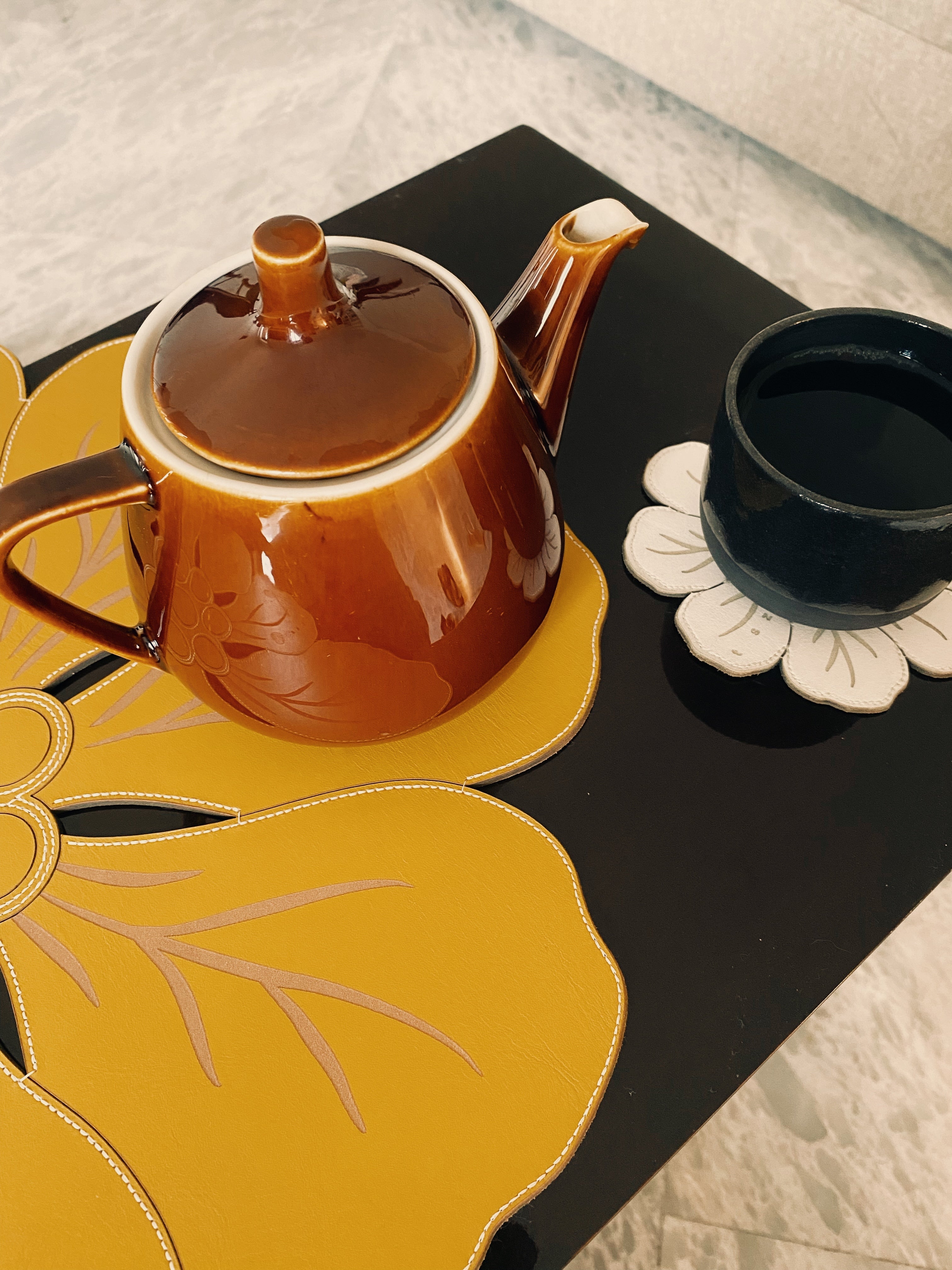 ocre maxi flor table layer - 6 pieces