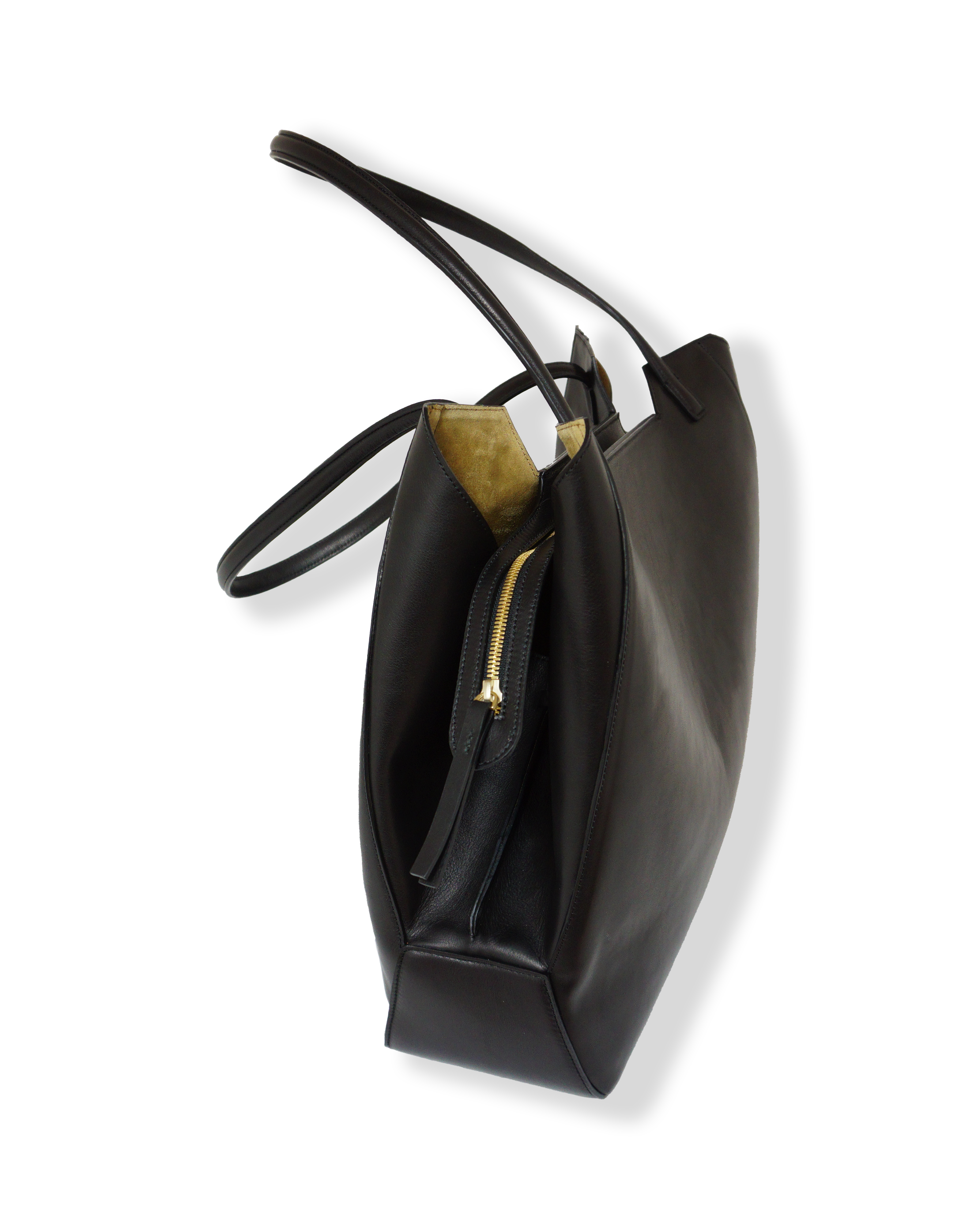 the V tote bag matte black