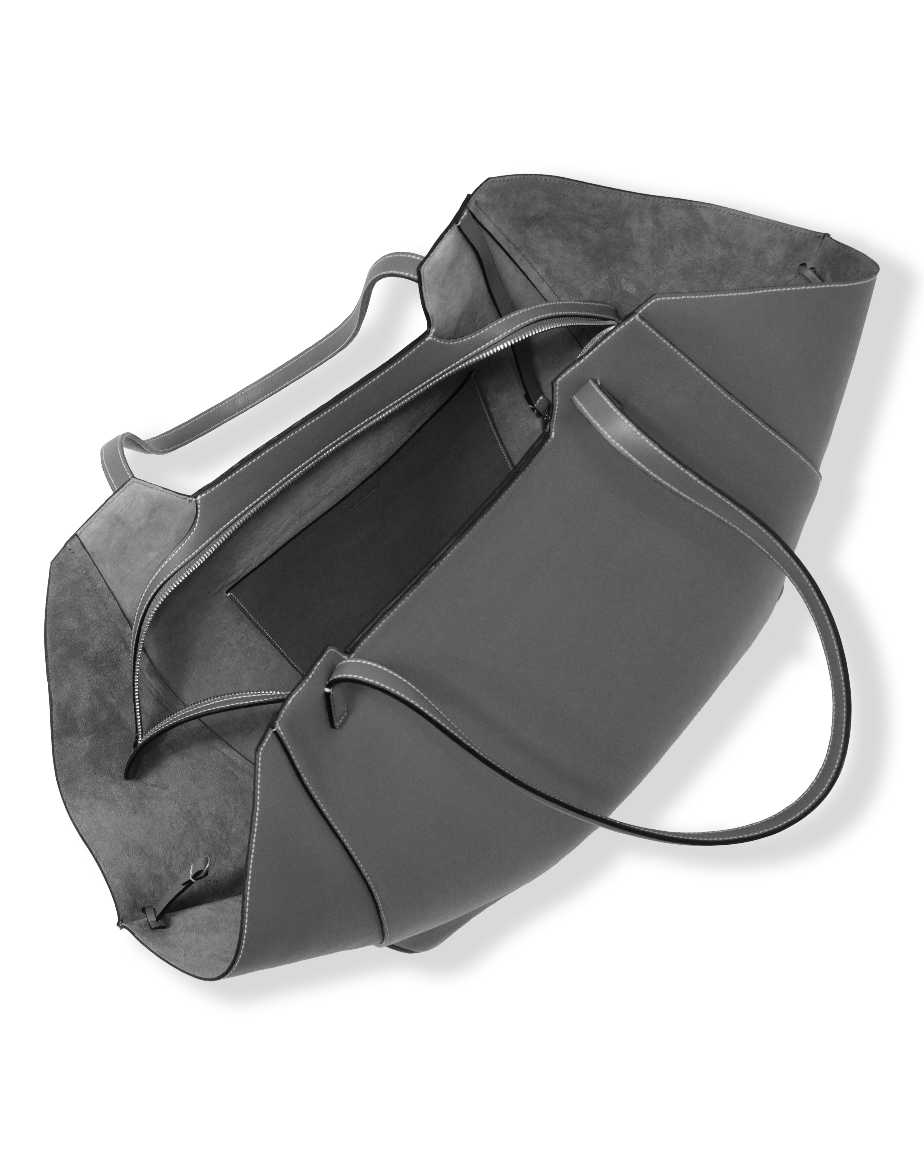 the V tote bag matte black