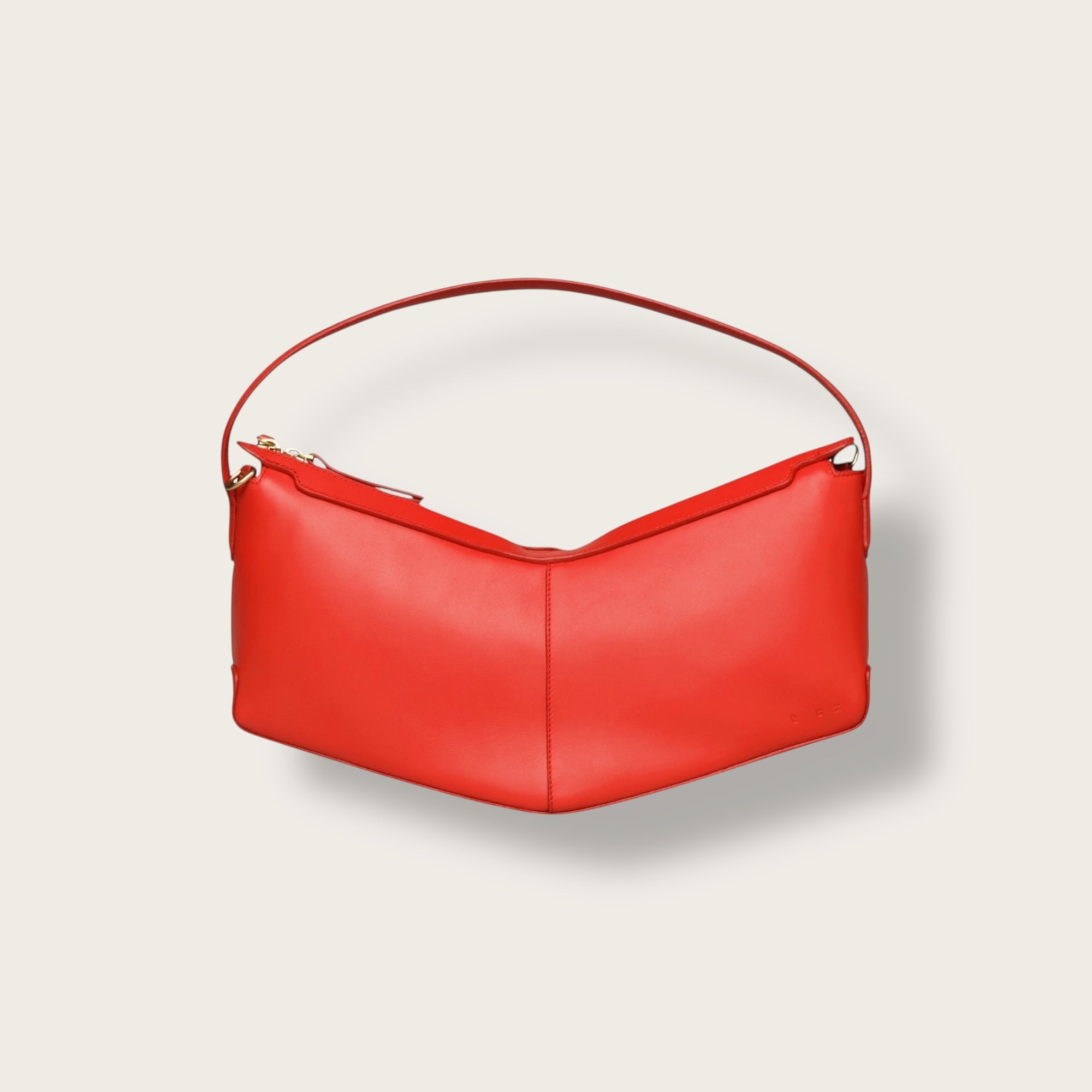 the V baguette red blaze shoulder bag