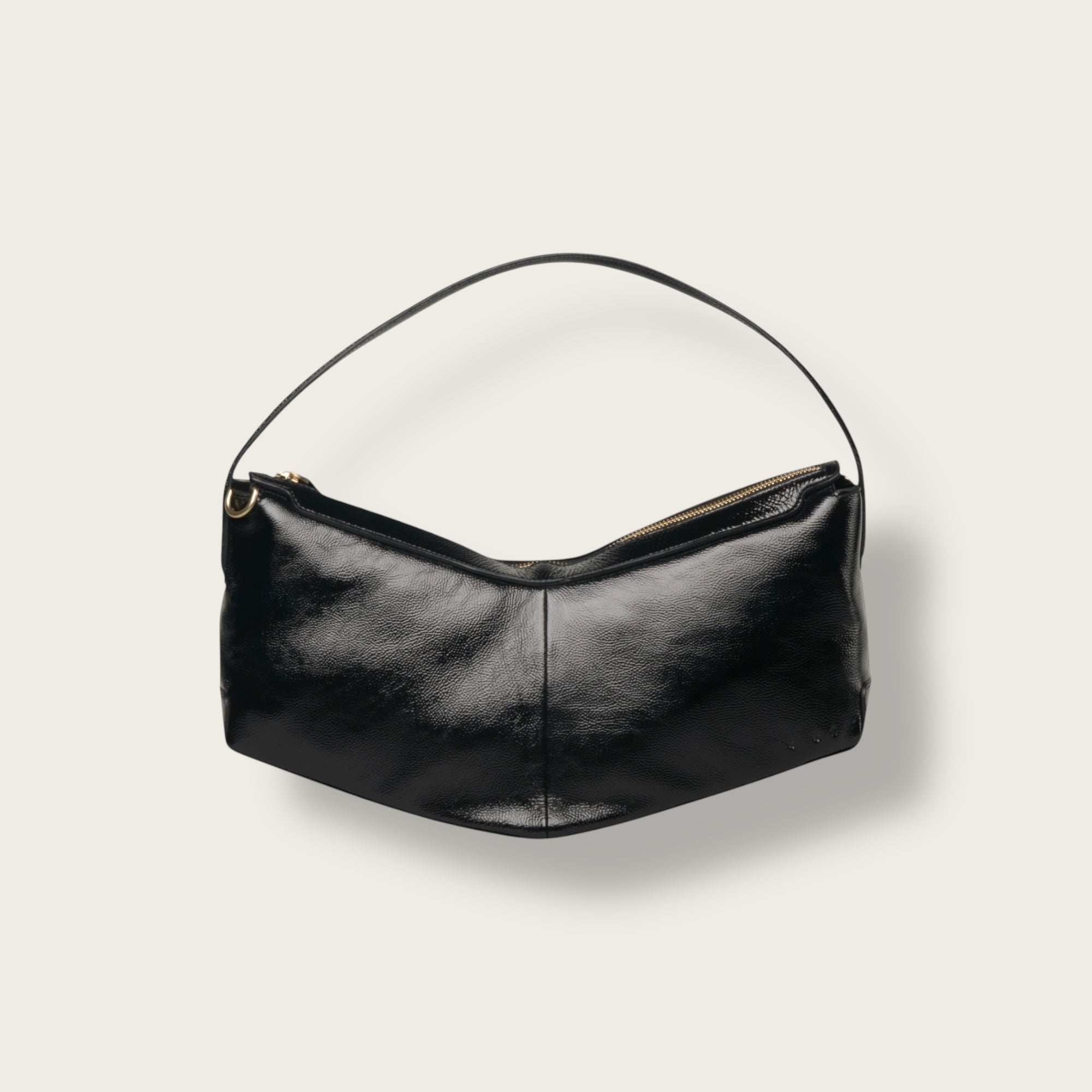 the V baguette glossy black shoulder bag