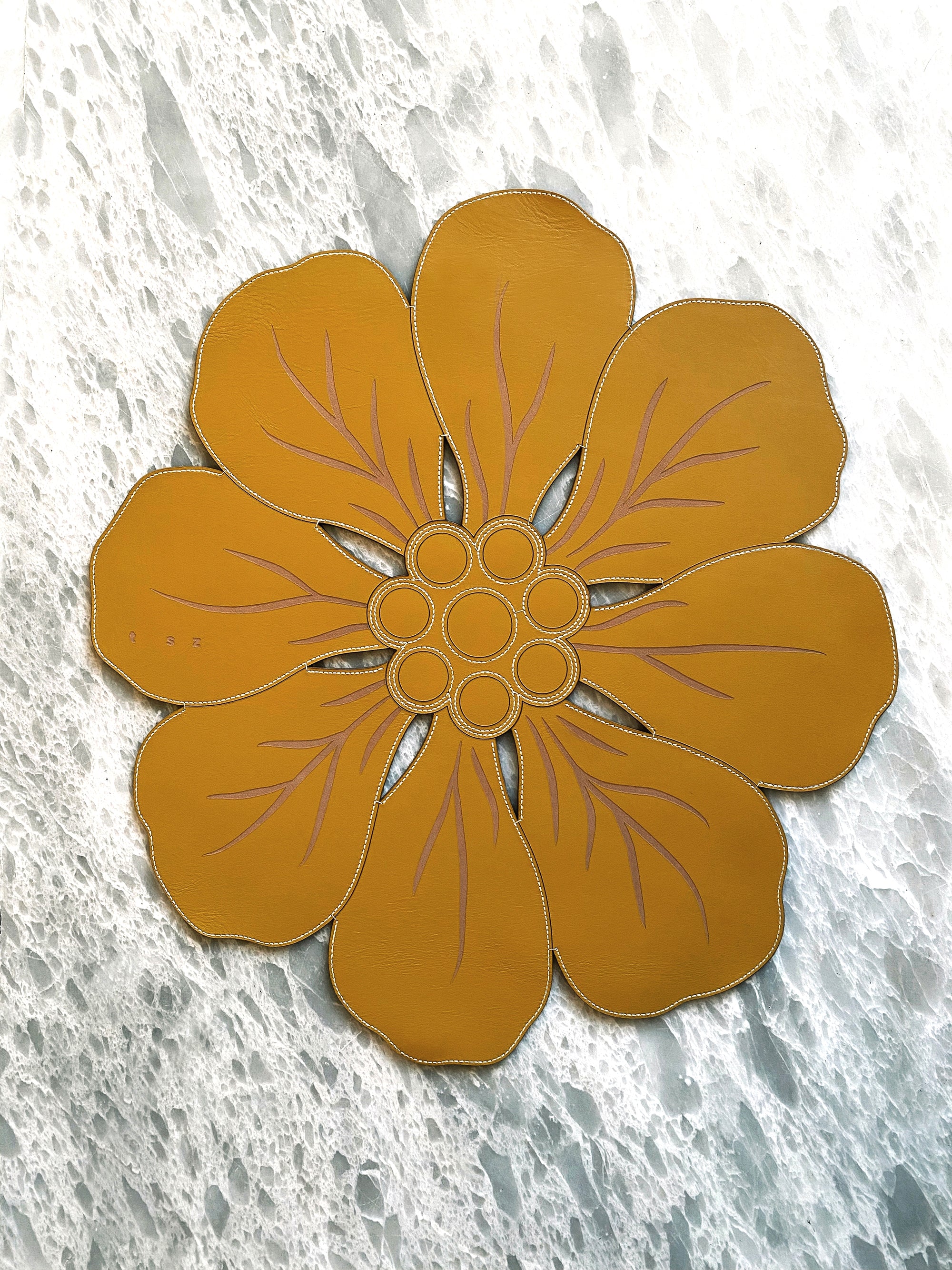 ocre maxi flor table layer - 6 pieces